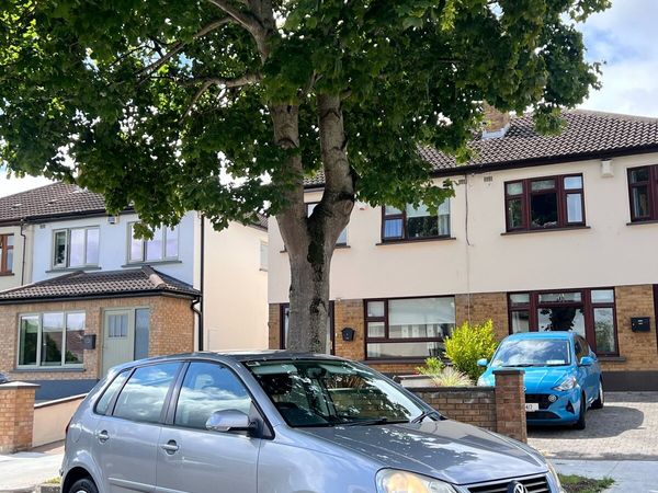 Volkswagen Polo Hatchback, Petrol, 2007, Silver