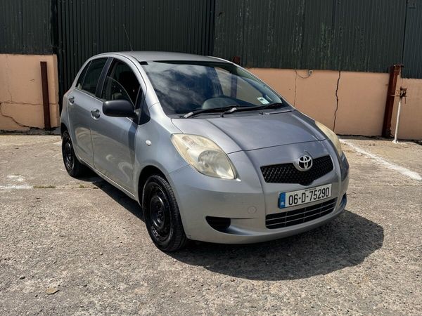 Toyota Yaris Hatchback, Petrol, 2006, Silver