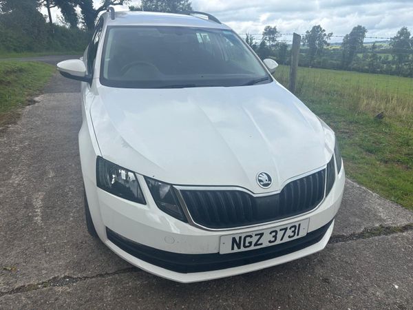 Skoda Octavia Estate, Diesel, 2019, White