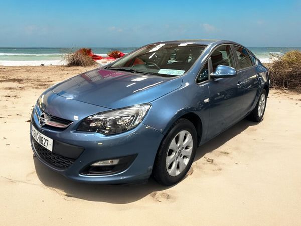 Opel Astra Saloon, Diesel, 2015, Blue