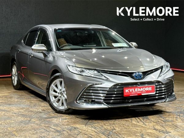 Toyota Camry Saloon, Petrol Hybrid, 2022, Blue