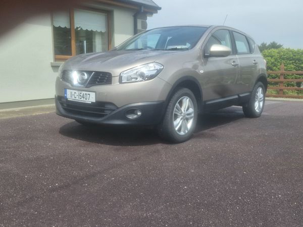 Nissan Qashqai Hatchback, Petrol, 2011, Beige