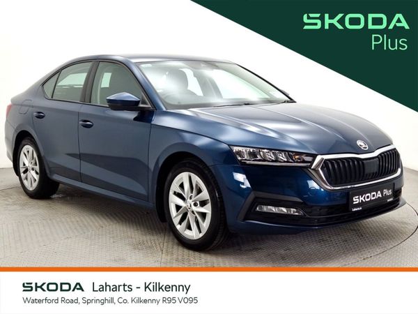 Skoda Octavia Saloon, Petrol, 2022, Blue