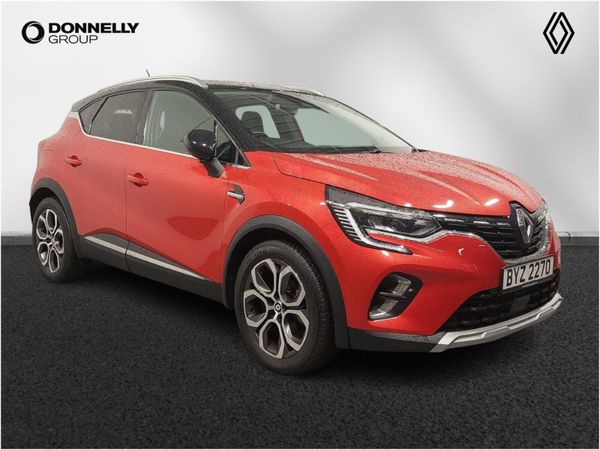 Renault Captur Hatchback, Petrol, 2021, Red