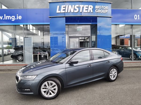 Skoda Octavia Saloon, Diesel, 2022, Silver