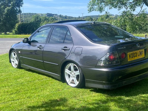 Lexus IS Saloon, Petrol, 2002, Silver