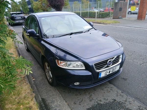 Volvo S40 Saloon, Diesel, 2012, Blue