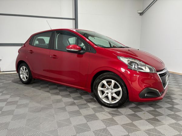 Peugeot 208 Hatchback, Petrol, 2015, Red