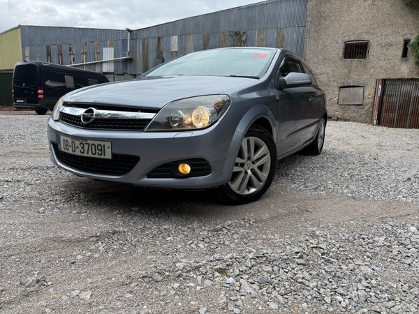 Opel Astra Hatchback, Petrol, 2008, Silver