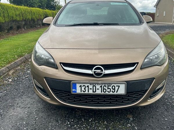 Opel Astra Saloon, Diesel, 2013, Bronze