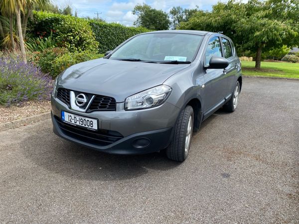 Nissan Qashqai Hatchback, Diesel, 2012, Grey