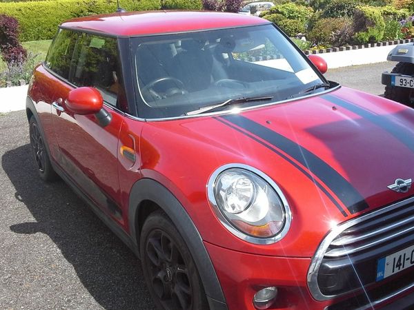 Mini Cooper Hatchback, Petrol, 2014, Red