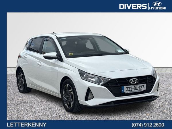 Hyundai i20 Hatchback, Petrol, 2023, White