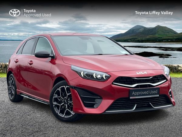 Kia Ceed Hatchback, Petrol, 2022, Red