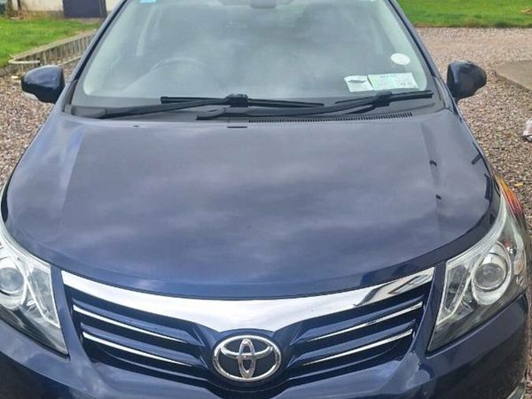 Toyota Avensis Saloon, Diesel, 2013, Blue