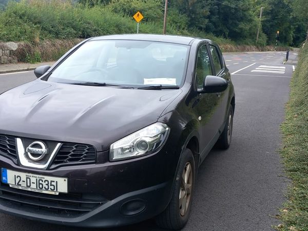 Nissan Qashqai Hatchback, Diesel, 2012, Purple