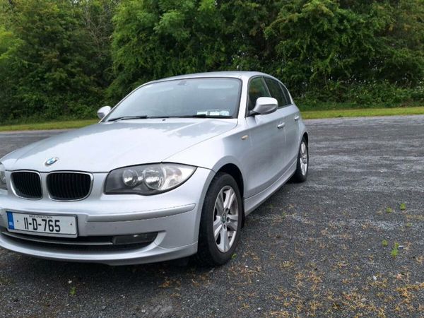 BMW 1-Series Hatchback, Diesel, 2011, Silver
