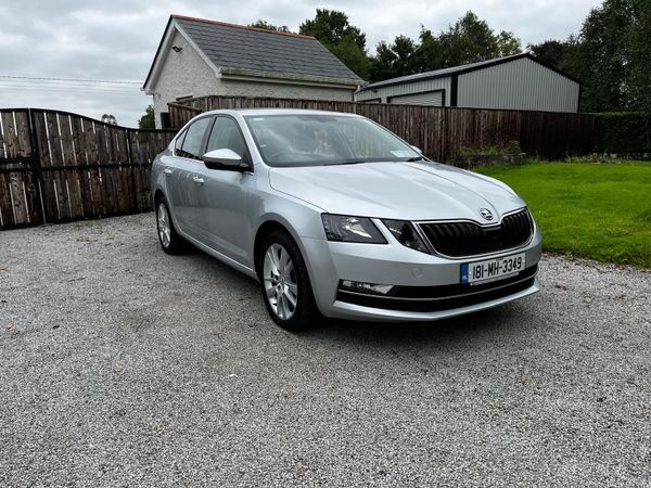Skoda Octavia Saloon, Diesel, 2018, Grey