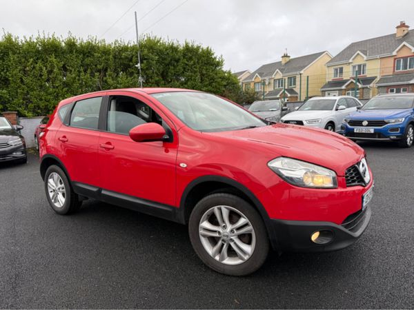 Nissan Qashqai MPV, Diesel, 2013, Red