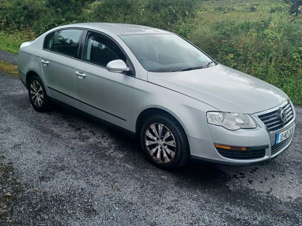 Volkswagen Passat Saloon, Diesel, 2010, Silver