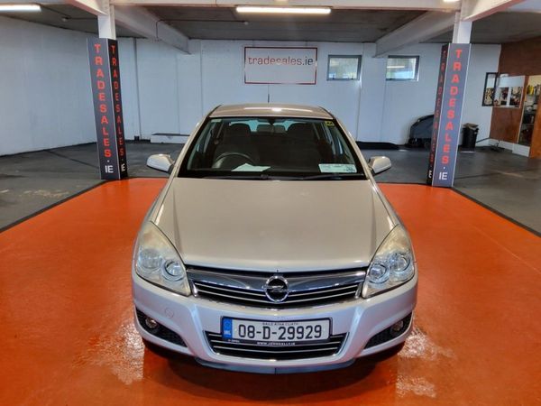 Opel Astra Hatchback, Petrol, 2008, Silver