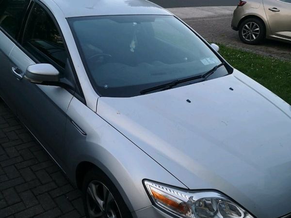 Ford Mondeo Hatchback, Diesel, 2013, Silver