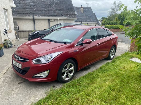 Hyundai i40 Saloon, Diesel, 2012, Red