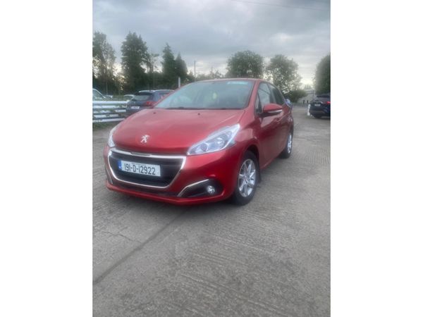 Peugeot 208 Hatchback, Petrol, 2019, Red