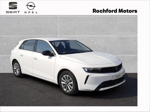 Opel Astra Hatchback, Diesel, 2025, White