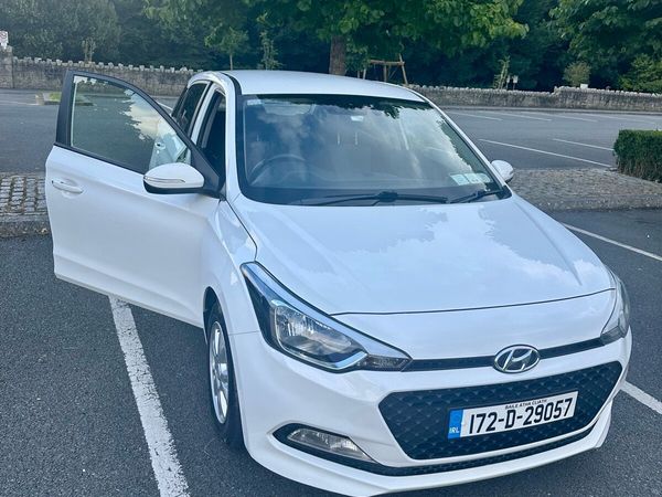 Hyundai i20 Hatchback, Diesel, 2017, White