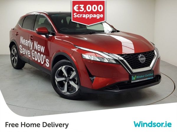 Nissan Qashqai MPV, Petrol, 2024, Red