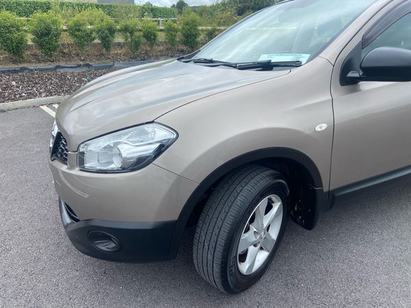 Nissan Qashqai Hatchback, Petrol, 2012, Brown