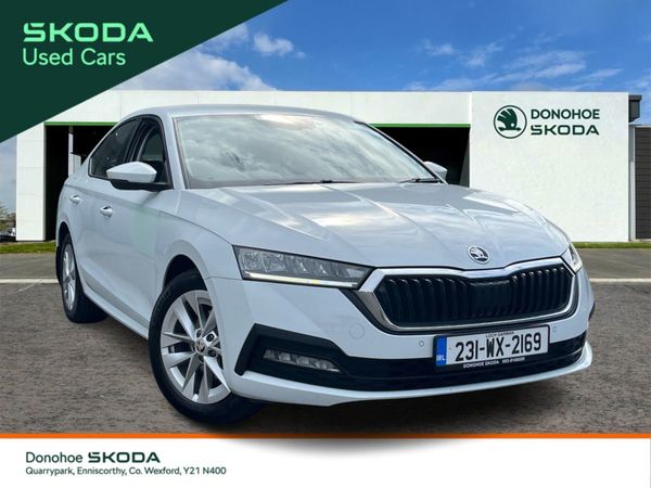 Skoda Octavia Saloon, Petrol, 2023, White