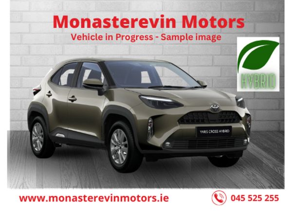 Toyota Yaris Cross Hatchback, Petrol Hybrid, 2024, Green