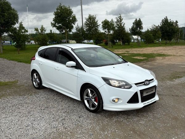 Ford Focus Hatchback, Diesel, 2013, White