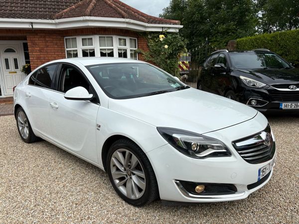 Vauxhall Insignia Hatchback, Diesel, 2015, White