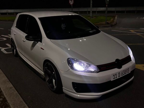 Volkswagen Golf Hatchback, Petrol, 2011, White