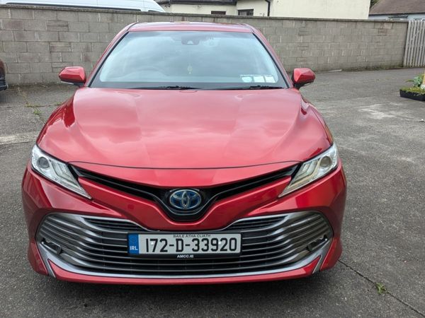 Toyota Camry Saloon, Petrol Hybrid, 2017, Red