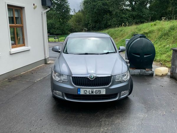 Skoda Superb Hatchback, Diesel, 2012, Grey