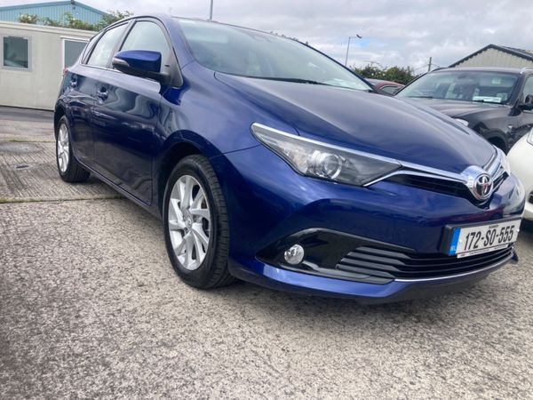 Toyota Auris Hatchback, Petrol, 2017, Blue