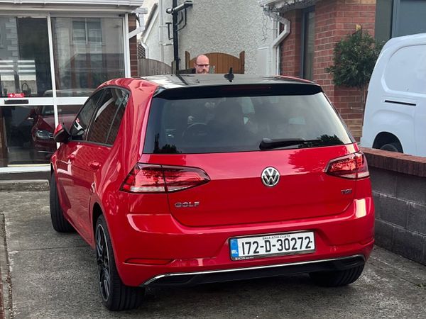Volkswagen Golf Hatchback, Petrol, 2017, Red