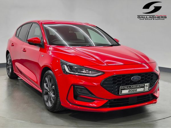 Ford Focus Hatchback, Diesel, 2022, Red