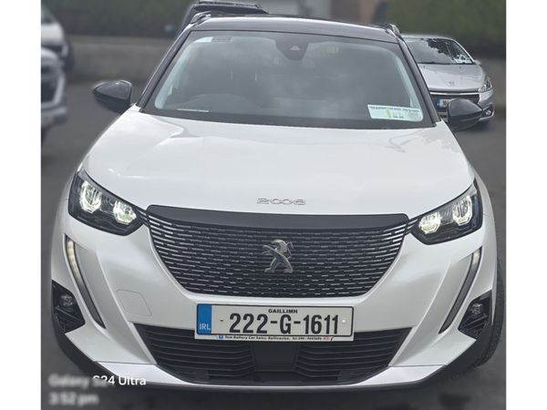 Peugeot 2008 MPV, Petrol, 2022, White