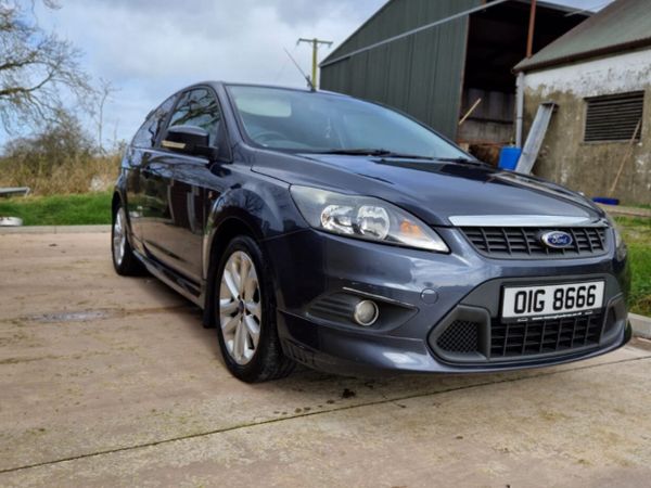 Ford Focus Hatchback, Diesel, 2011, Grey
