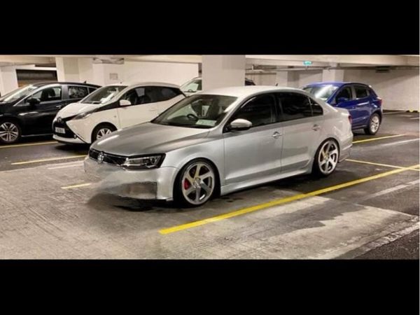 Volkswagen Jetta Saloon, Diesel, 2012, Silver