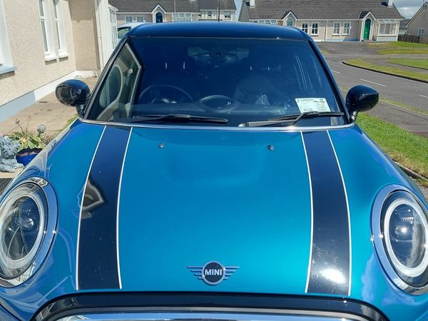 Mini Cooper Hatchback, Petrol, 2023, Blue