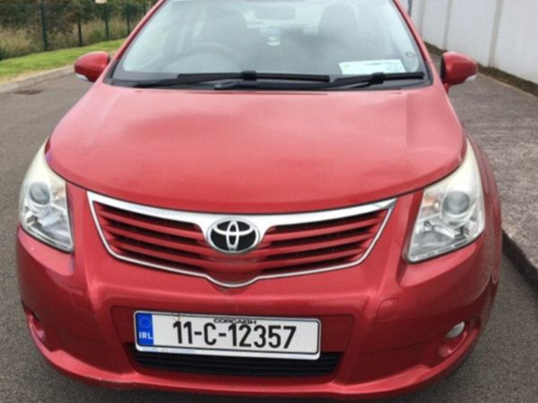 Toyota Avensis Saloon, Diesel, 2011, Red