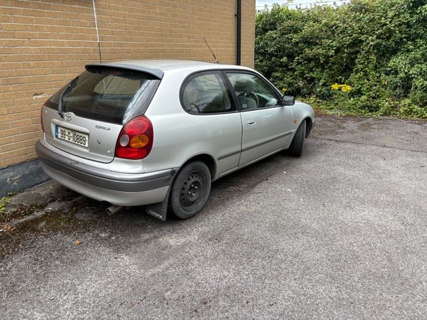 Toyota Corolla Hatchback, Petrol, 1999, Silver