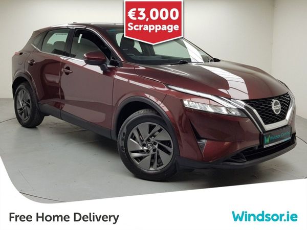 Nissan Qashqai MPV, Petrol, 2022, Red
