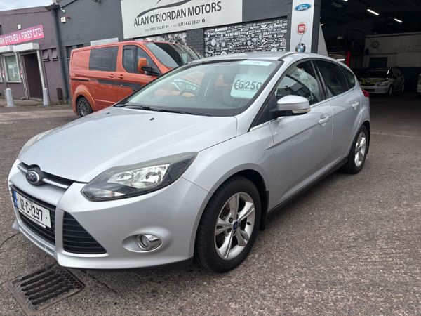 Ford Focus Hatchback, Diesel, 2012, Silver